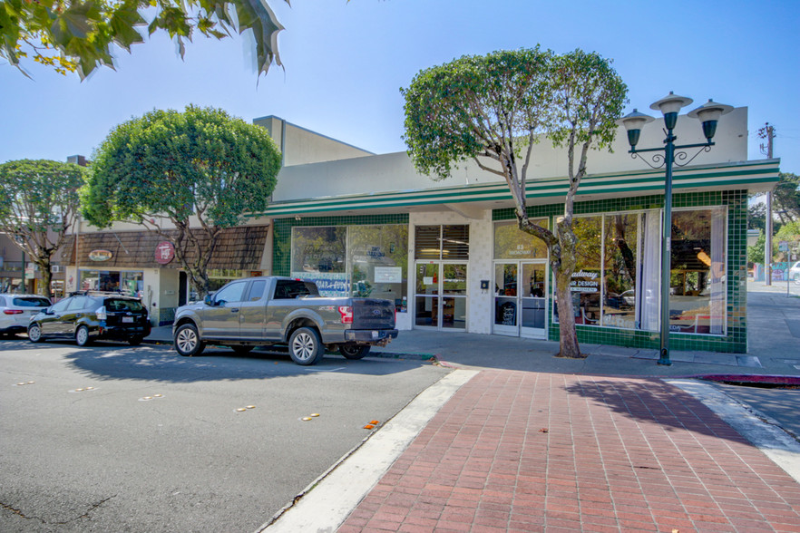 Primary Photo Of 77-83 Broadway Blvd, Fairfax Storefront For Lease