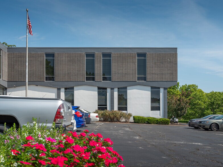 More Photos Of 9140 Ward Pky, Kansas City Office For Lease
