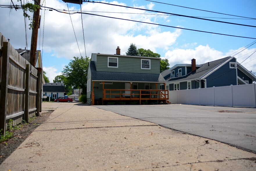 More Photos Of 1158 S Main St, Plymouth Office For Sale