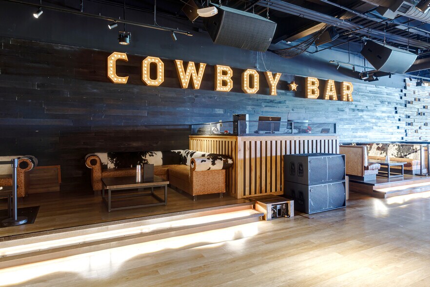 More Photos Of 128-130 2nd Ave N, Nashville Bar For Sale