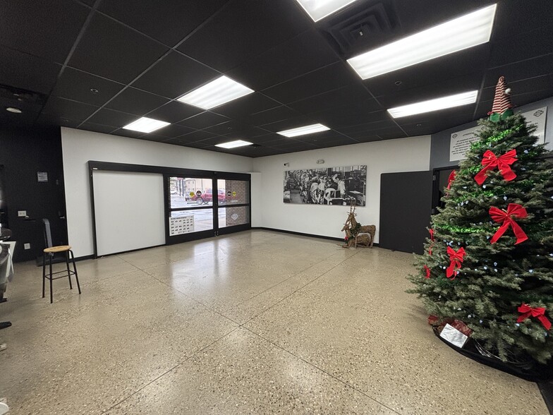 More Photos Of 720 W Bristol St, Elkhart Freestanding For Sale