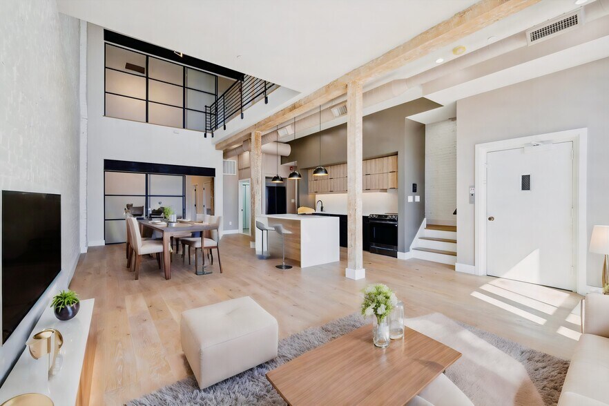 More Photos Of 32-34 S Strawberry St, Philadelphia Loft Creative Space For Sale