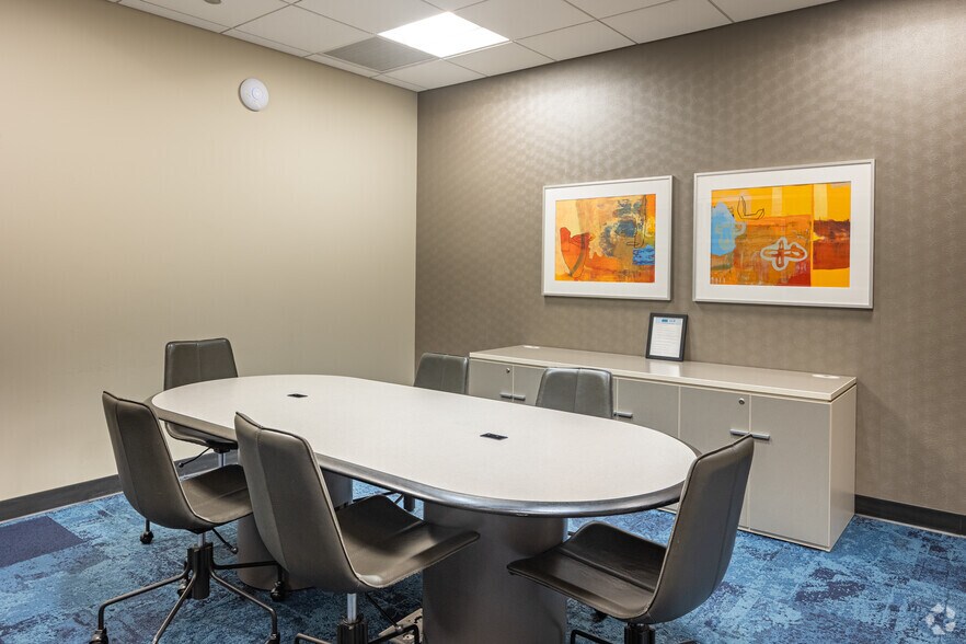 More Photos Of 225 N Columbus Dr, Chicago Multifamily For Sale