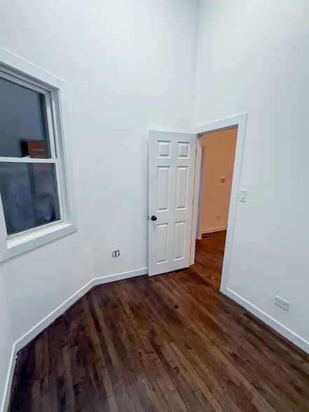 More Photos Of 8714 S Commercial Ave, Chicago Multifamily For Lease