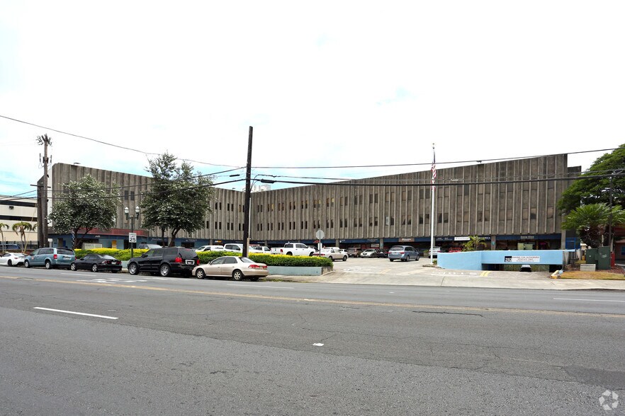 More Photos Of 2153 N King St, Honolulu Office For Lease
