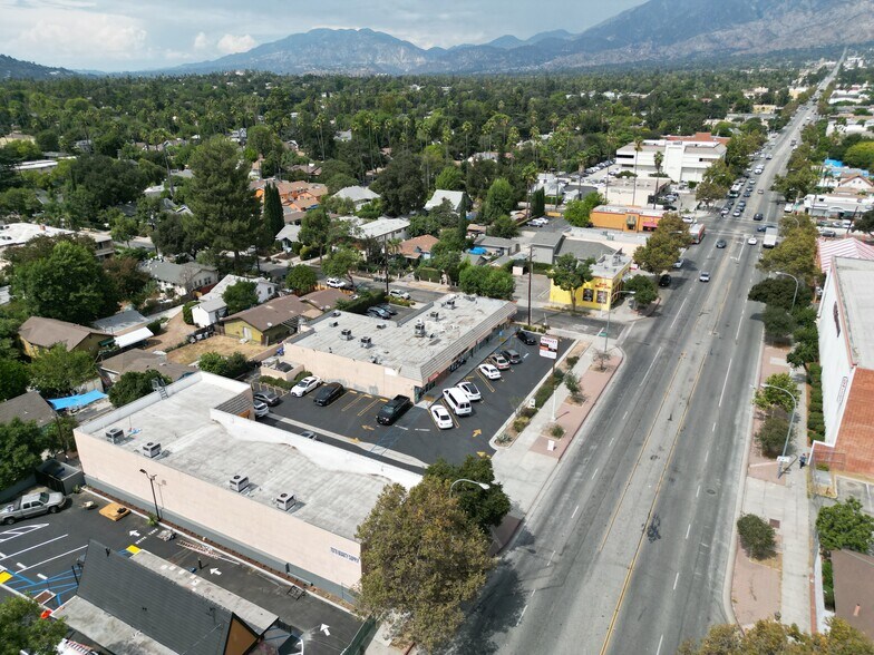 More Photos Of 825-829 N Lake Ave, Pasadena Freestanding For Lease