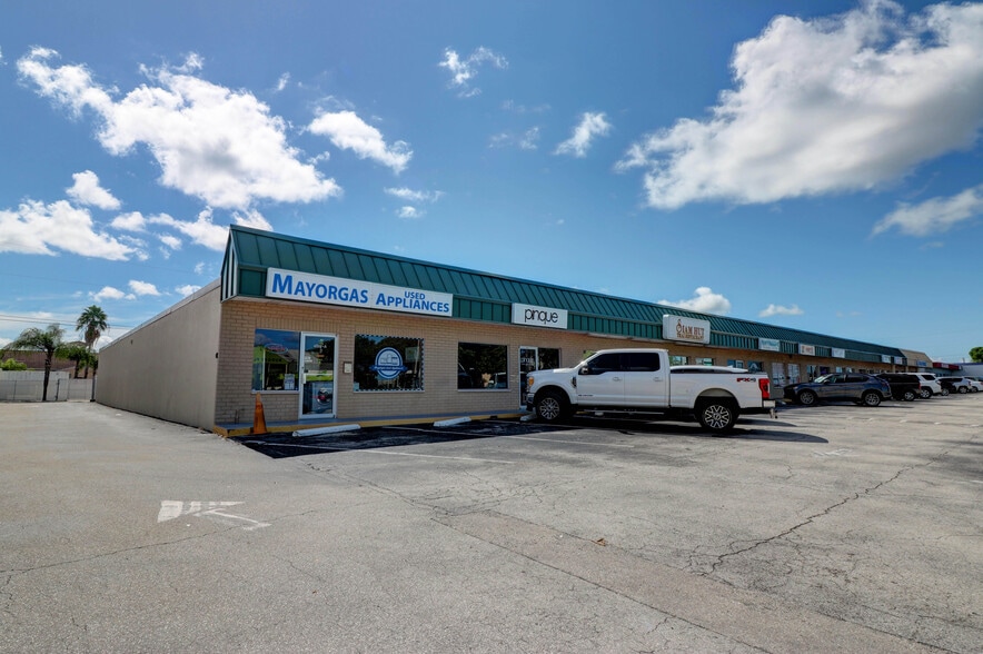 More Photos Of 4515-4527 Del Prado Blvd S, Cape Coral Freestanding For Lease