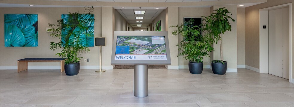 More Photos Of 2810 N Parham Rd, Richmond Medical For Lease