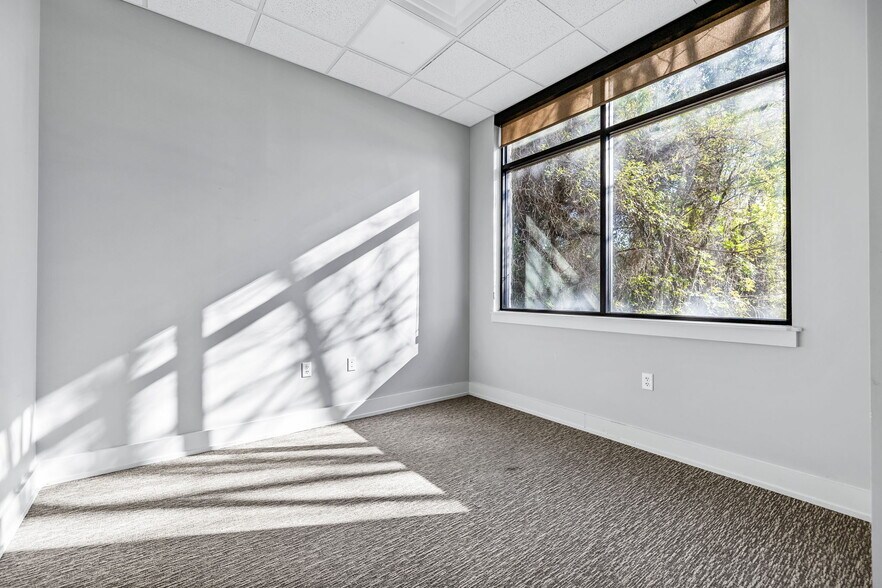 More Photos Of 151 Players Cir, Southlake Loft Creative Space For Lease