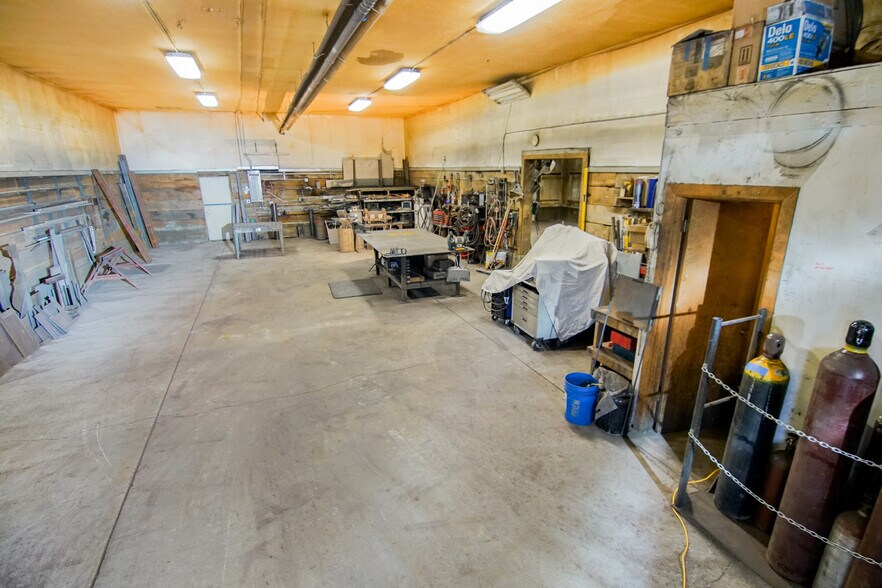 More Photos Of 6101 S 2nd St, Tetonia Service For Sale