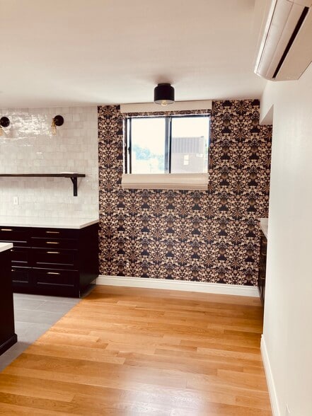 More Photos Of 3529 Fruitvale Ave, Oakland Light Manufacturing For Sale