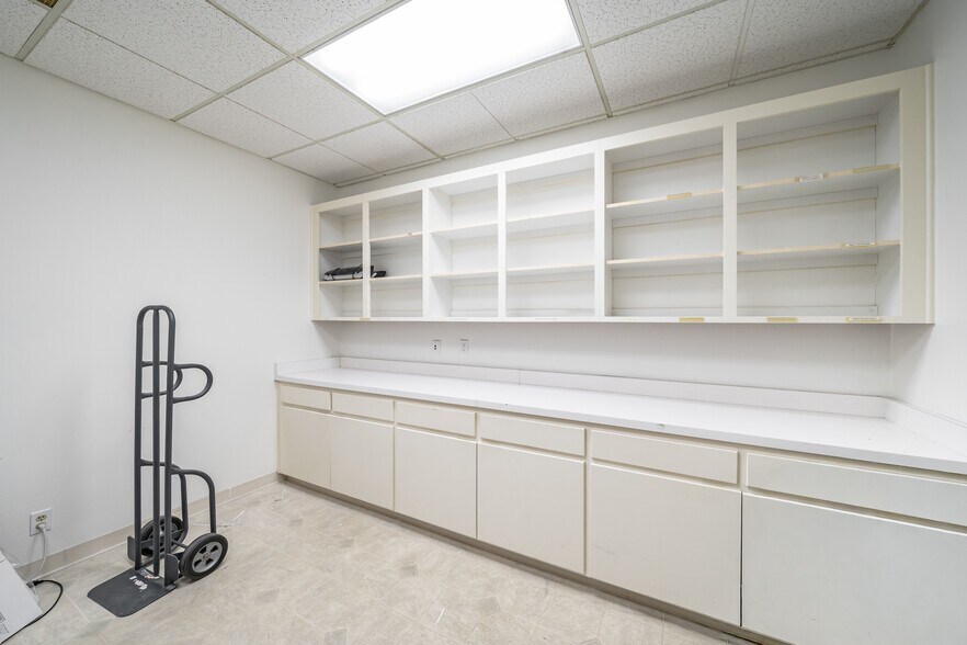 More Photos Of 23241 S Pointe Dr, Laguna Hills Office For Sale