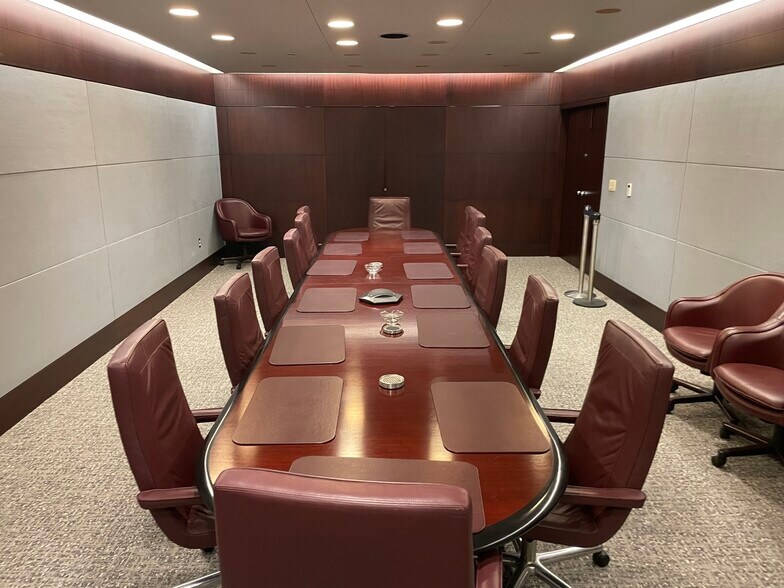 More Photos Of 1 Energy Pl, Pensacola Office For Sale