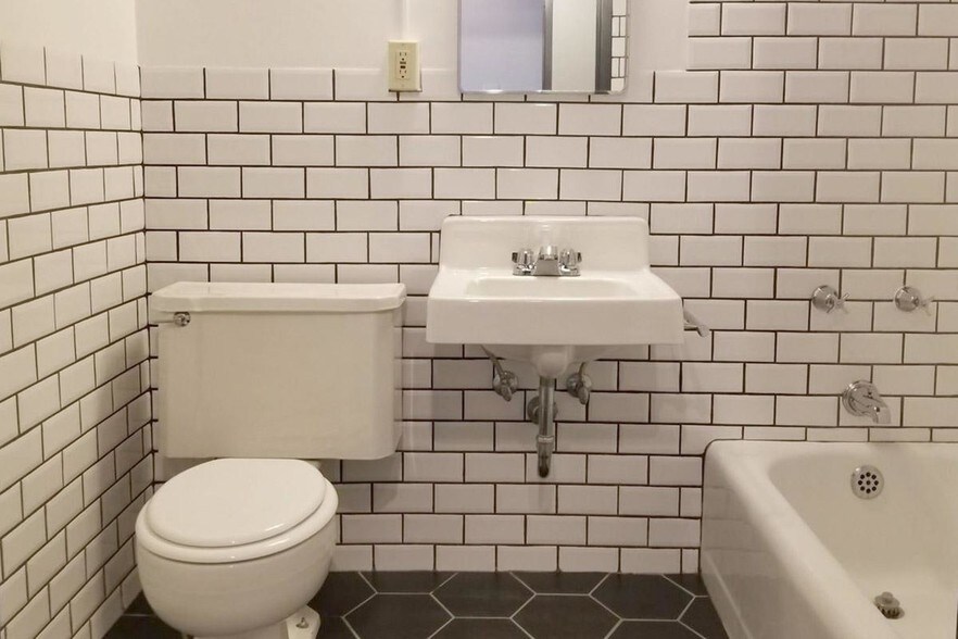 More Photos Of 320 N 22nd St, Omaha Apartments For Sale
