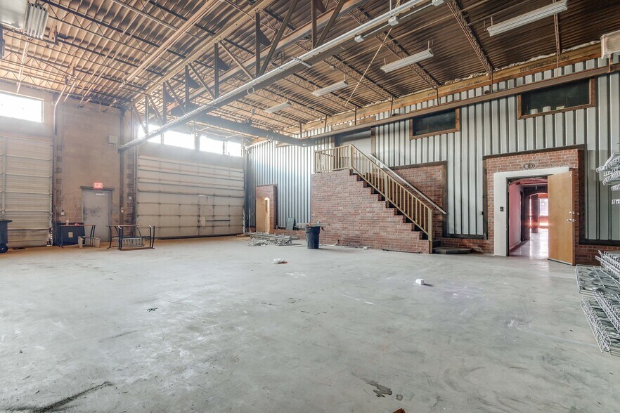 More Photos Of 1727 S Agnew Ave, Oklahoma City Service For Lease