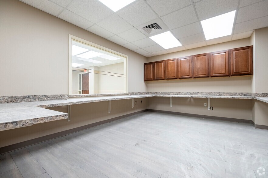 More Photos Of 2424 50th St, Lubbock Medical For Sale