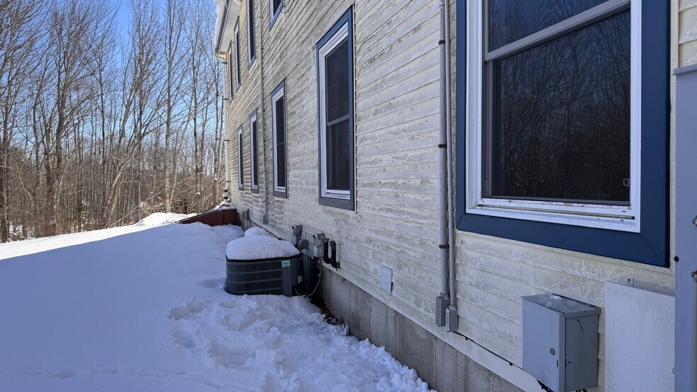 More Photos Of 292 South St, Blue Hill Office For Sale