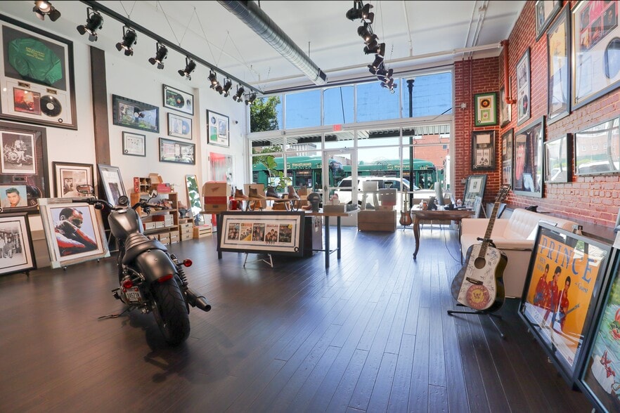 More Photos Of 700-702 Franklin Ave, Waco Storefront Retail Residential For Lease