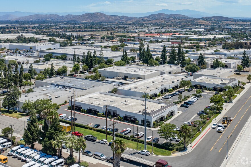 More Photos Of 1269 W Pomona Rd, Corona Flex For Lease