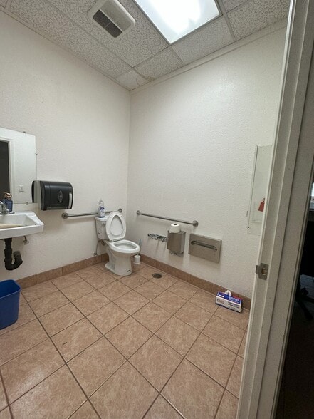 More Photos Of 112 E Market St, Stockton Storefront For Sale