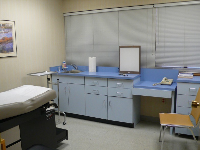 More Photos Of 65 Mountain Blvd, Warren Medical For Sale