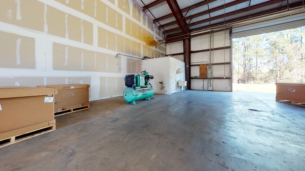 More Photos Of 1857 Patterson Ave, Deland Warehouse For Lease