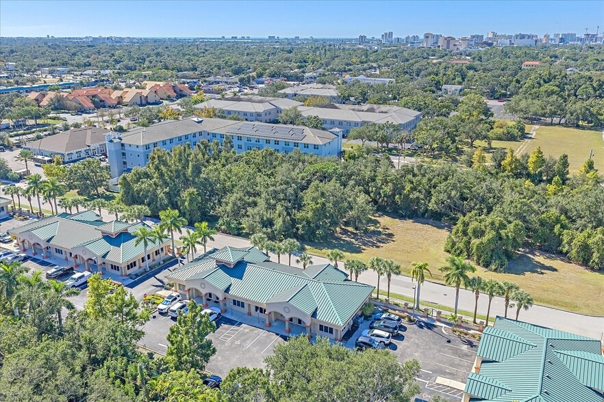 More Photos Of 306 N Rhodes Ave, Sarasota Medical For Sale