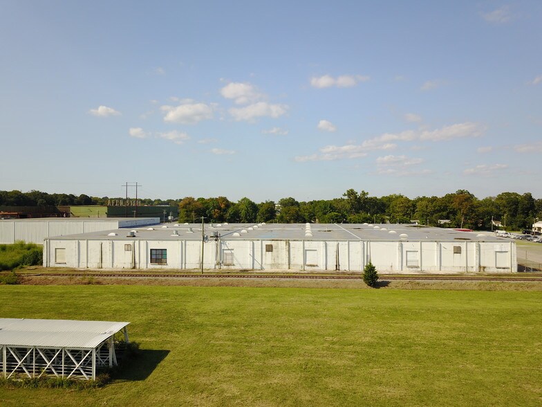 More Photos Of 2200 Commercial Ln, Little Rock Warehouse For Lease