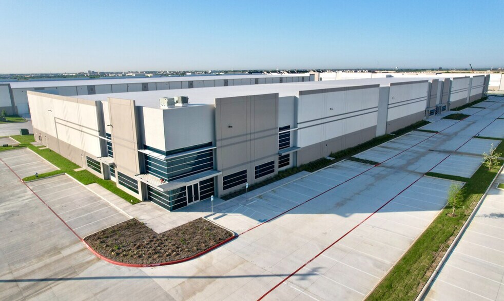 More Photos Of 2633 Goodwin Ln, New Braunfels Unknown For Lease