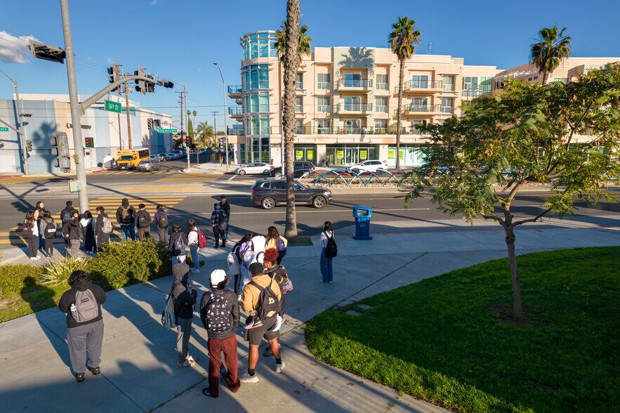 More Photos Of 1598 Long Beach Blvd, Long Beach Storefront Retail Office For Sale