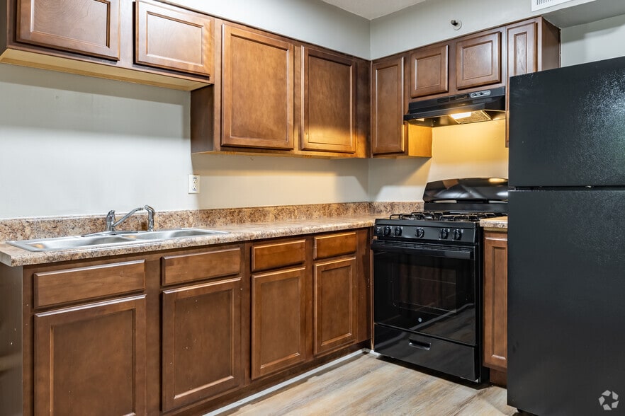 More Photos Of 3937 Glenwood Rd, Decatur Apartments For Sale
