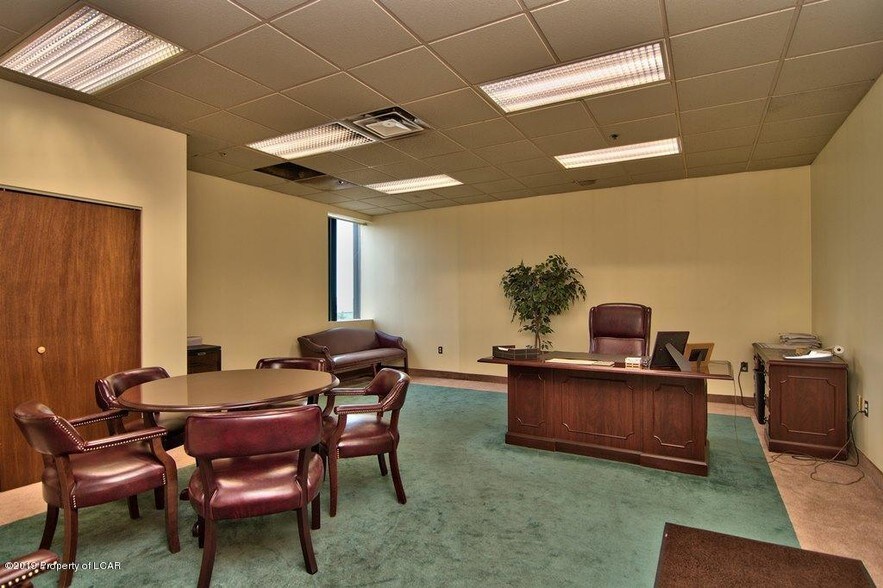 More Photos Of 220 Oak Hill Rd, Mountain Top Distribution For Sale