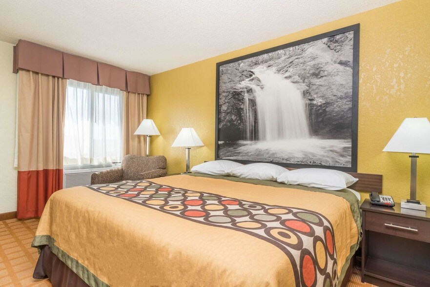 More Photos Of 2401 S Main St, Rice Lake Hotel For Sale