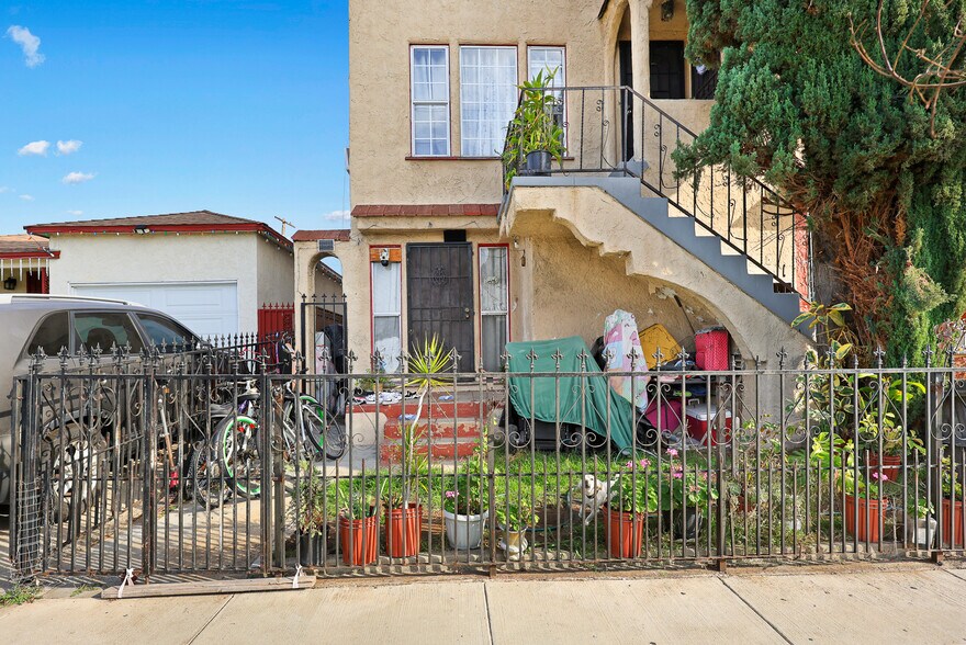 More Photos Of 960 Simmons Ave, Los Angeles Apartments For Sale