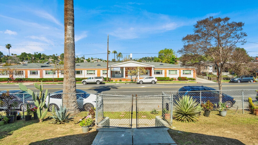 More Photos Of 6072 York Blvd, Los Angeles Storefront Retail Residential For Sale