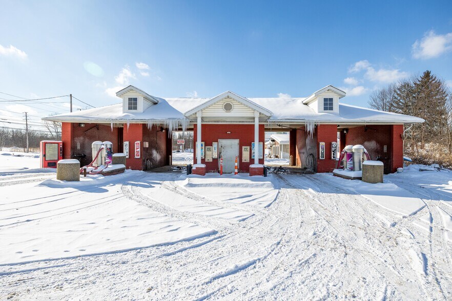 Primary Photo Of 247 W Aurora Rd, Northfield Carwash For Sale