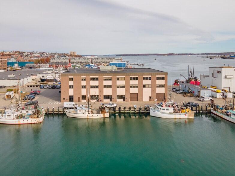 More Photos Of 2 Portland Fish Pier, Portland Office For Lease