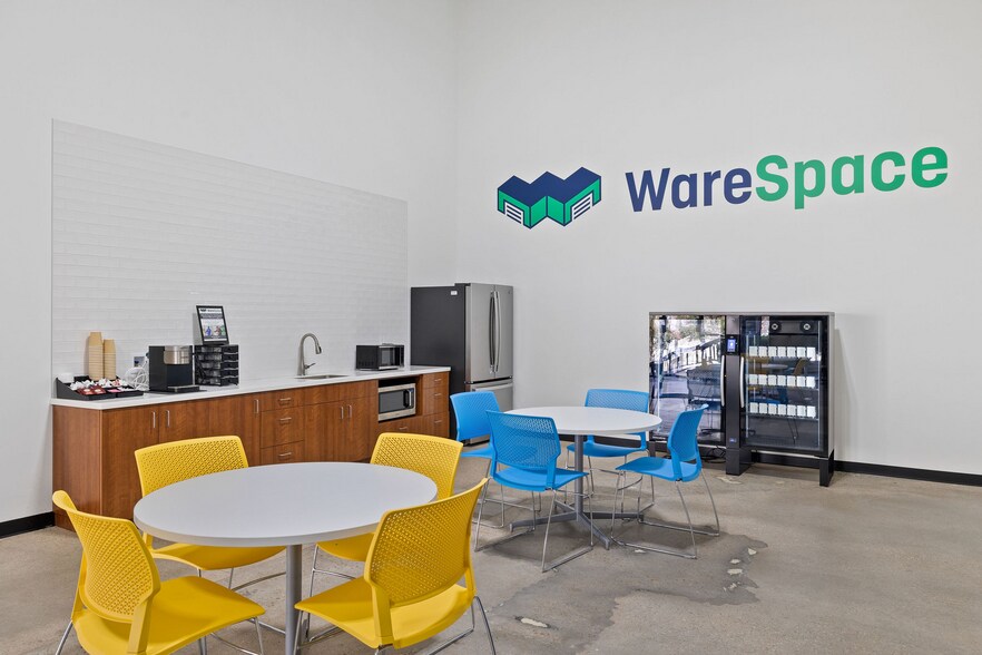More Photos Of 10795 Hammerly Blvd, Houston Warehouse For Lease