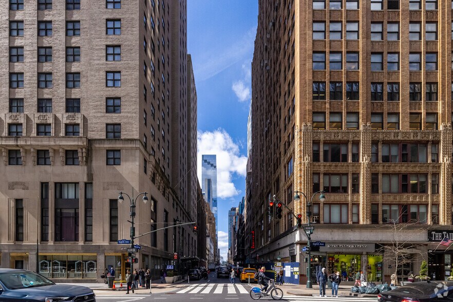 More Photos Of 315 W 35th St, New York Office For Lease