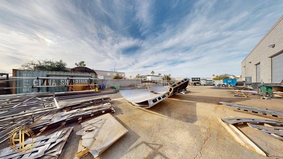 More Photos Of 295 Sunpac Ave, Henderson Warehouse For Sale