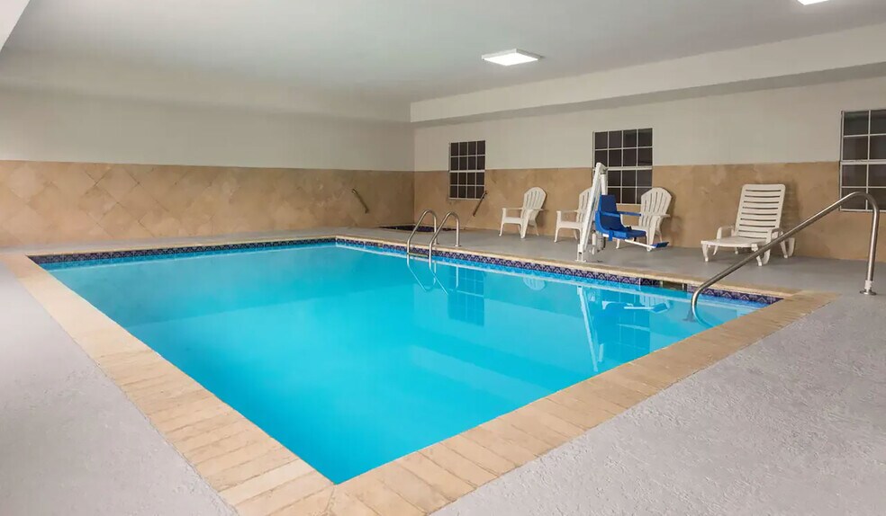 More Photos Of 3051 White Blvd, Pearl Hotel For Sale