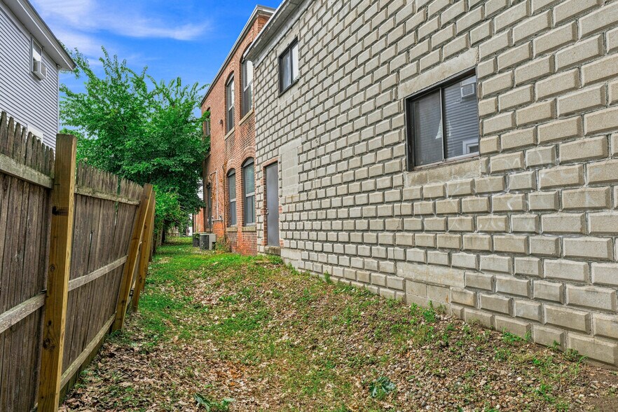 More Photos Of 103 Roxbury St, Keene Office For Sale