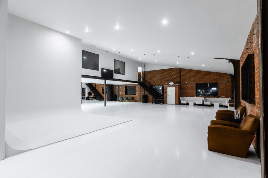 More Photos Of 2100-2106 Pontius Ave, Los Angeles Warehouse For Lease