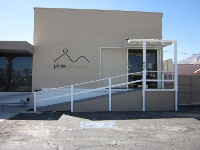 More Photos Of 693 E Sunny Dunes Rd, Palm Springs Freestanding For Sale