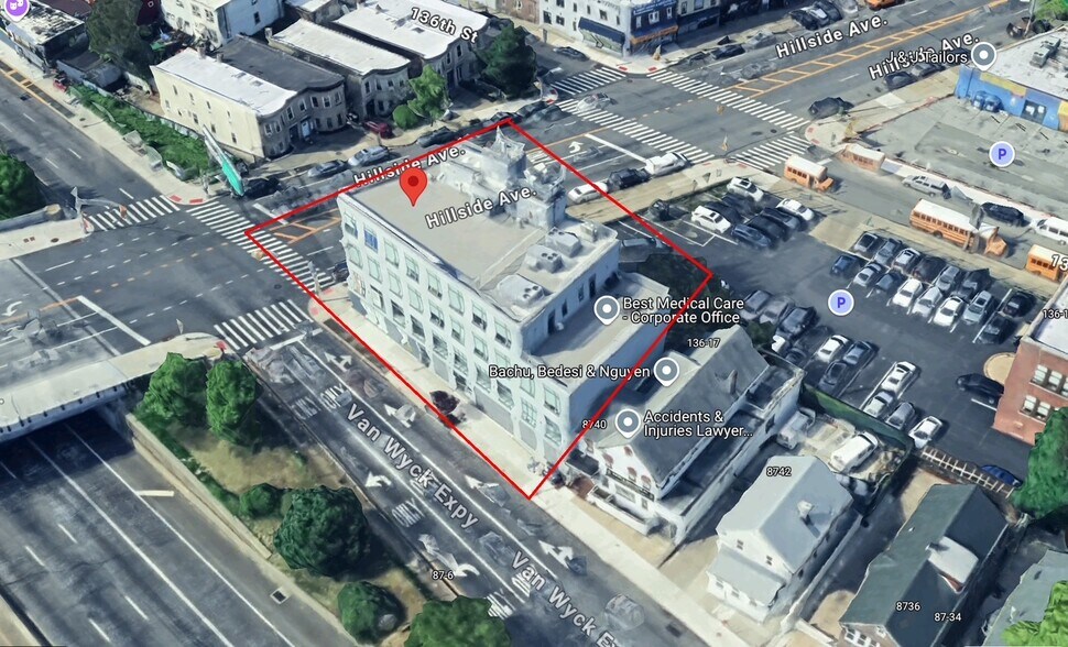 More Photos Of 136-21 Hillside Ave, Richmond Hill Medical For Lease