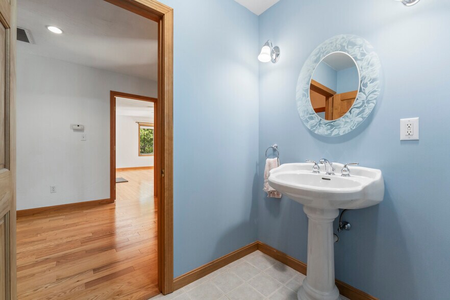 More Photos Of 41 Hobbs Rd, West Newfield Specialty For Sale