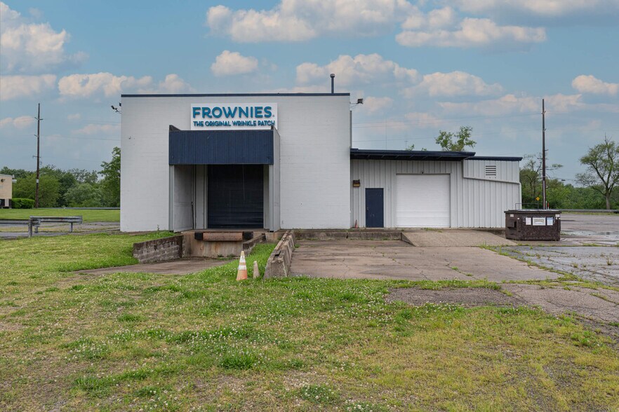 More Photos Of 3020 E River Rd, Moraine Warehouse For Lease