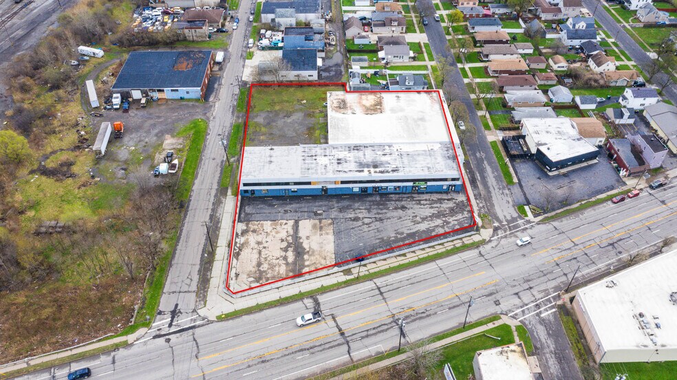 More Photos Of 2425 Hyde Park Blvd, Niagara Falls Freestanding For Sale