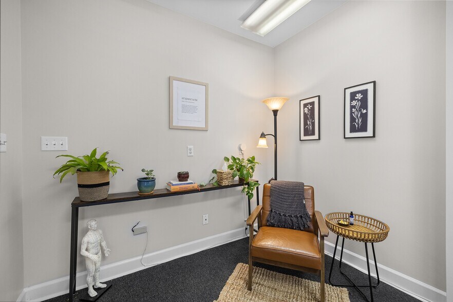 More Photos Of 833 Durham Rd, Wake Forest Medical For Lease