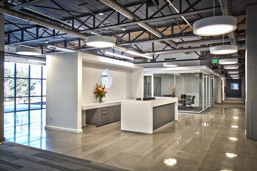 More Photos Of 400 Augusta St, Greenville Office For Sale